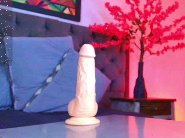 elinne-hendrix webcam