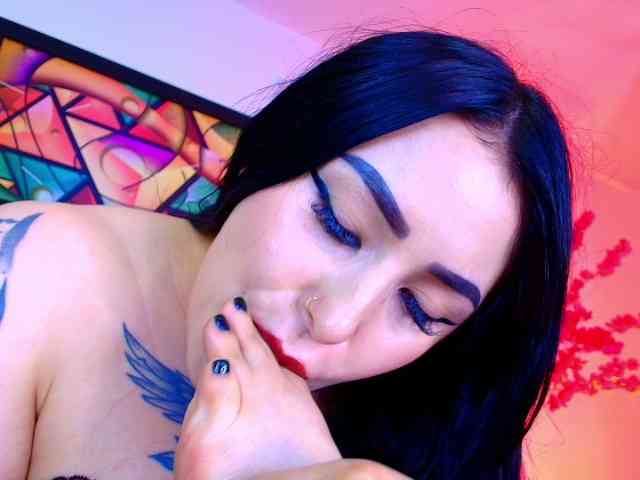 elinne-hendrix webcam