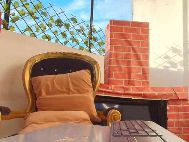 elinne-hendrix webcam
