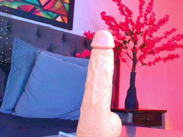 elinne-hendrix webcam