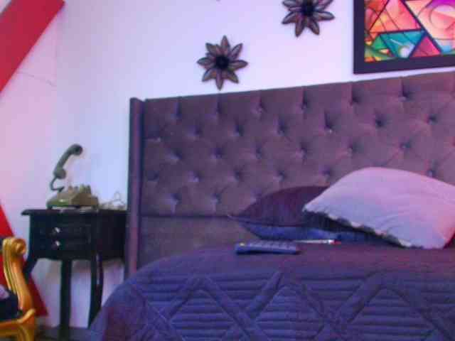 elinne-hendrix webcam