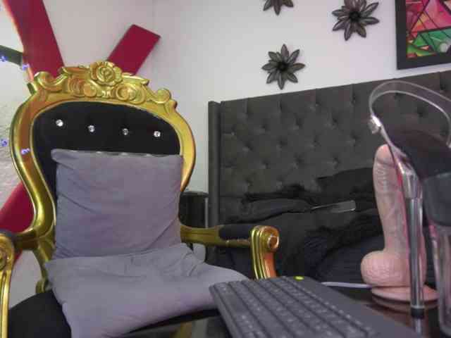 elinne-hendrix webcam