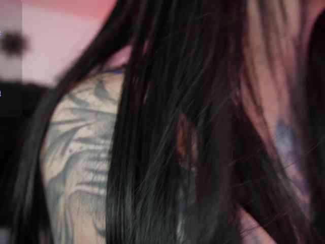 elinne-hendrix webcam