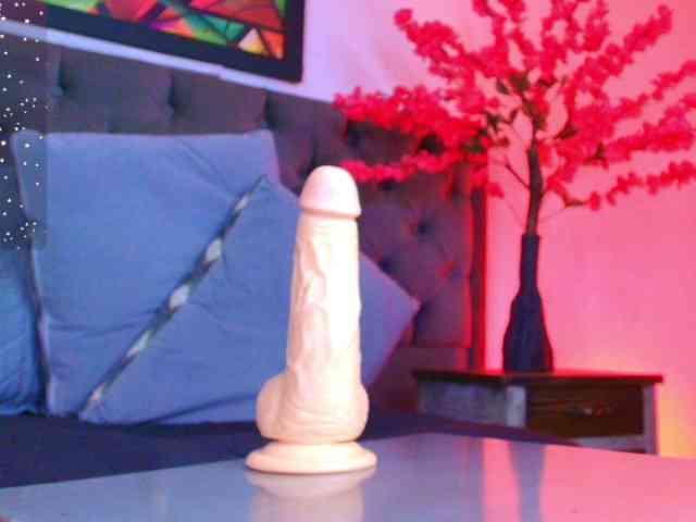 elinne-hendrix webcam