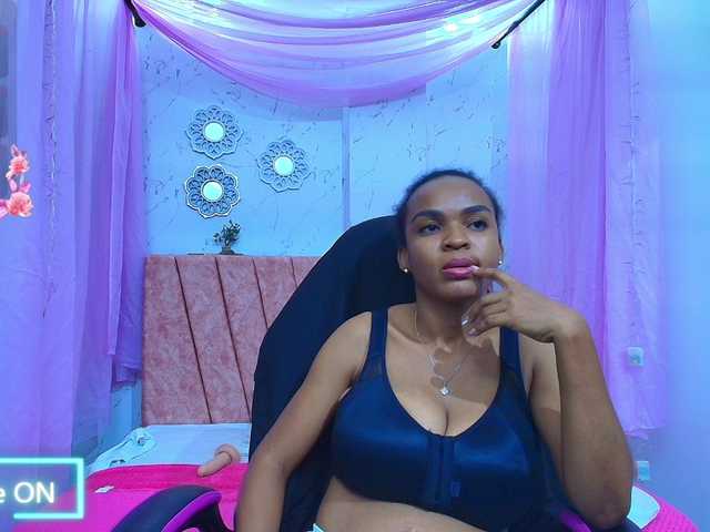 mia-thommson's BongaCams show and profile
