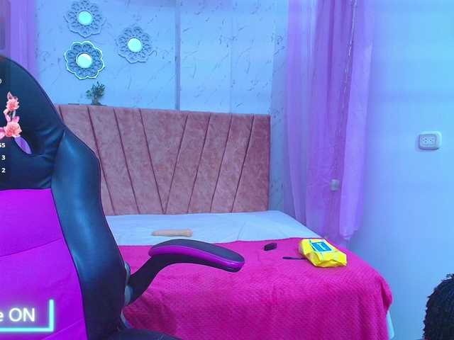 mia-thommson live cam on BongaCams