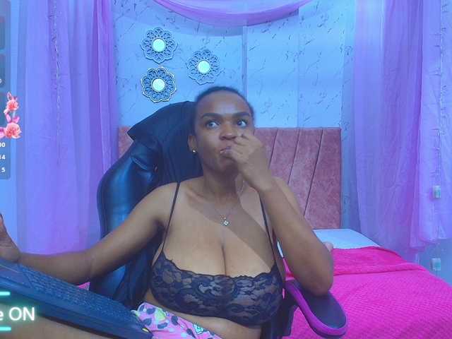 mia-thommson's BongaCams show and profile