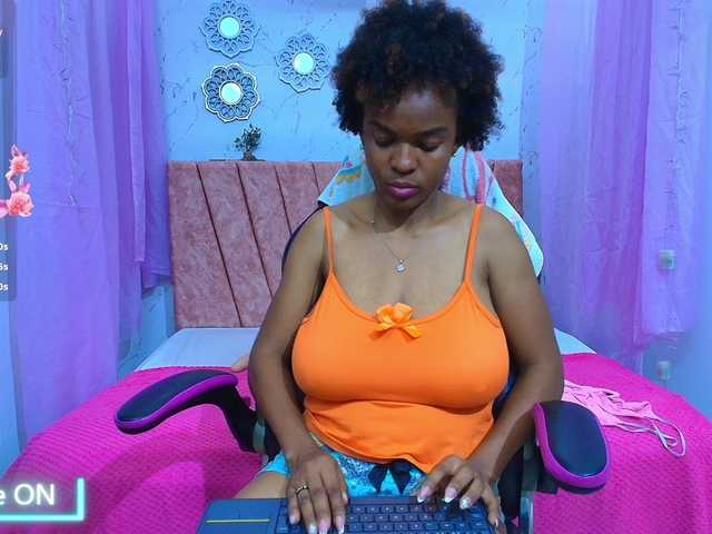 mia-thommson's BongaCams show and profile