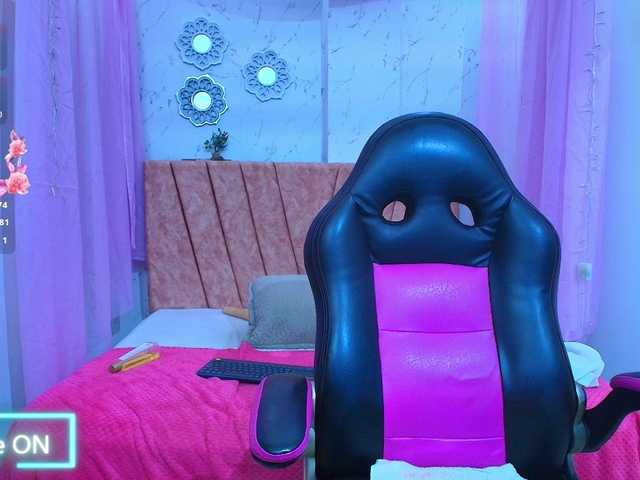 mia-thommson live cam on BongaCams