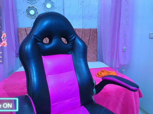 mia-thommson webcam