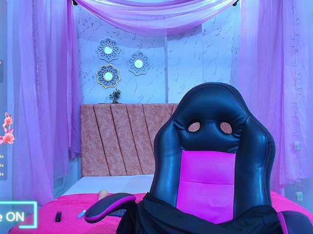 mia-thommson's BongaCams show and profile