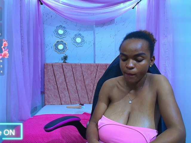 mia-thommson's BongaCams show and profile