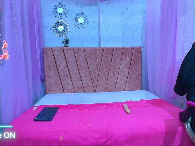 mia-thommson's BongaCams show and profile