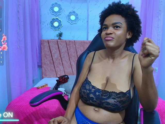 mia-thommson webcam