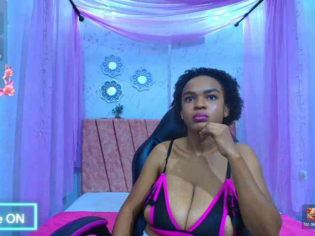 mia-thommson webcam