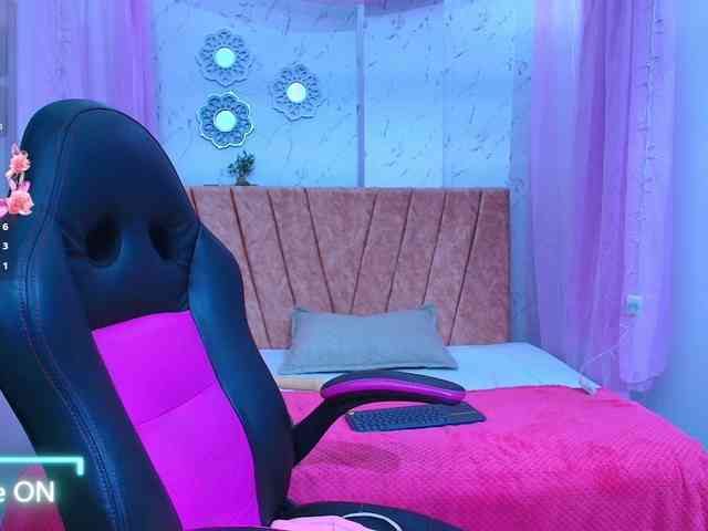 mia-thommson webcam
