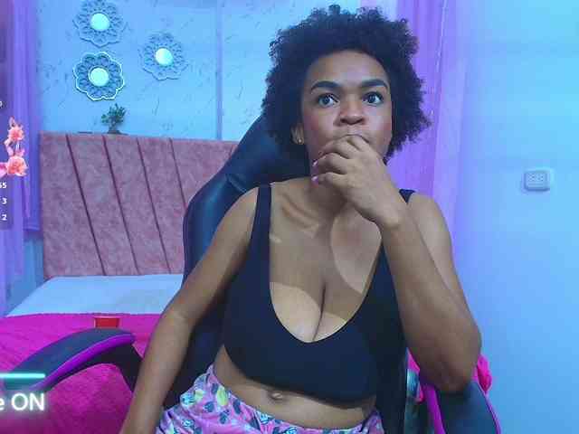 mia-thommson webcam