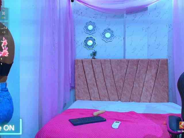 mia-thommson webcam