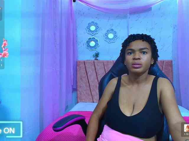 mia-thommson webcam