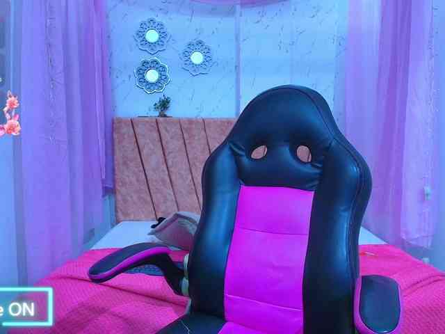 mia-thommson webcam