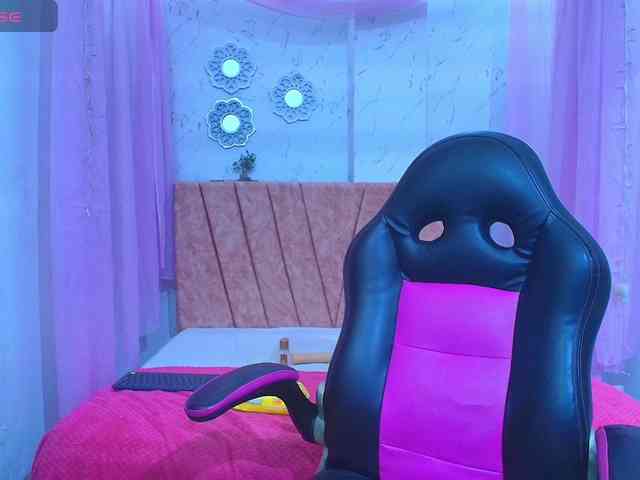mia-thommson webcam