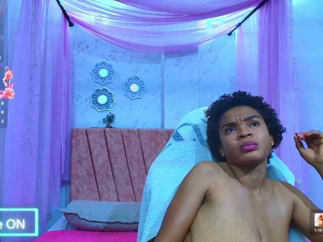 mia-thommson webcam