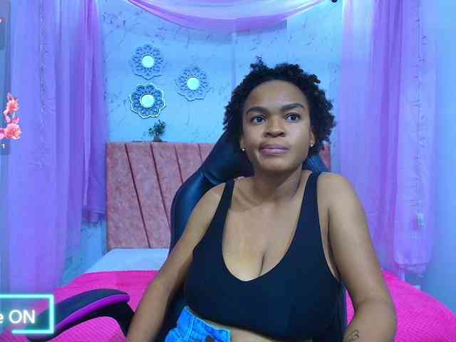 mia-thommson webcam