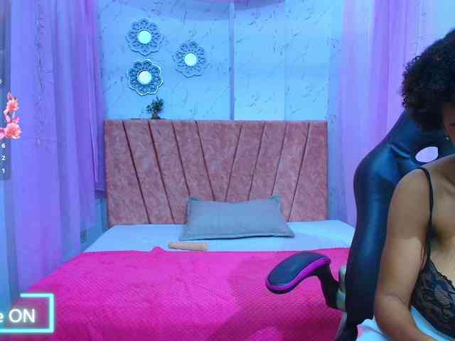 mia-thommson webcam