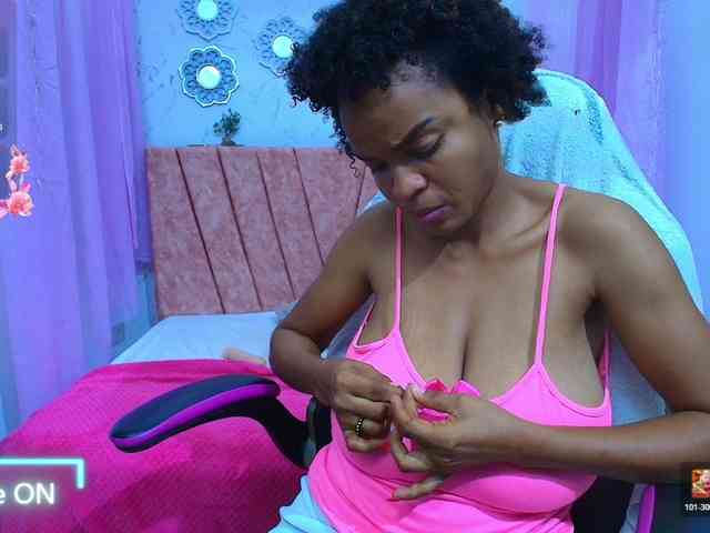 mia-thommson webcam