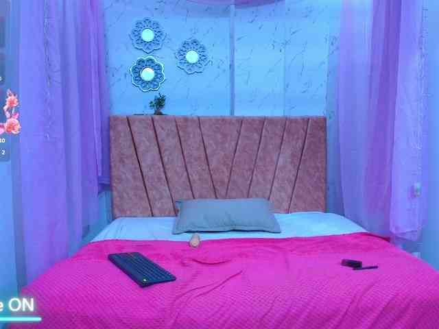 mia-thommson webcam