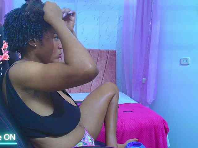 mia-thommson webcam