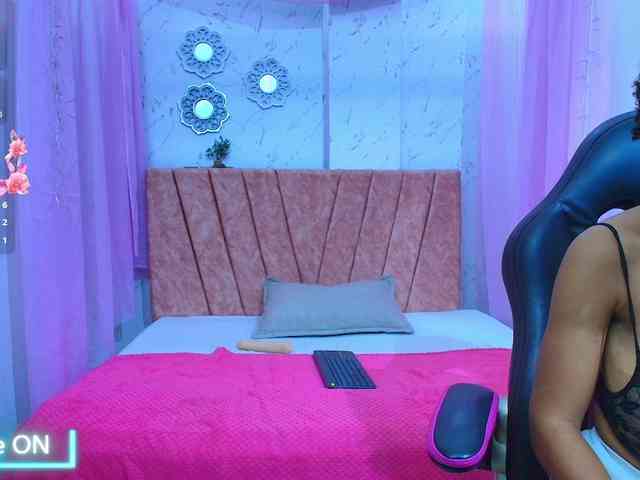 mia-thommson webcam