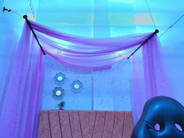 mia-thommson webcam