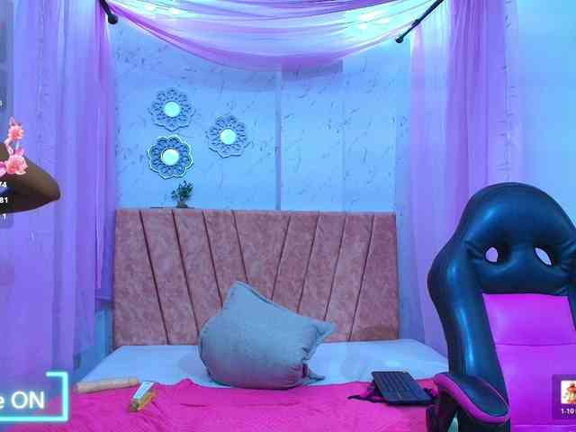 mia-thommson webcam