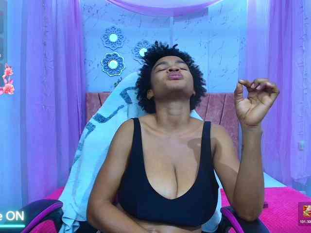 mia-thommson webcam