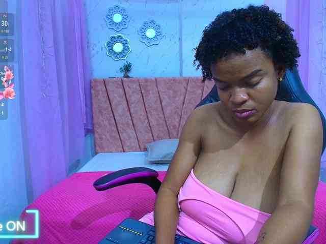 mia-thommson webcam