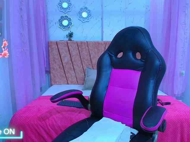 mia-thommson webcam