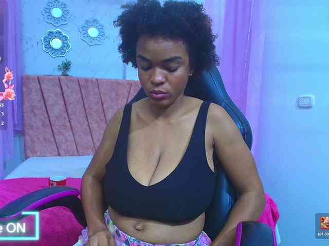mia-thommson webcam