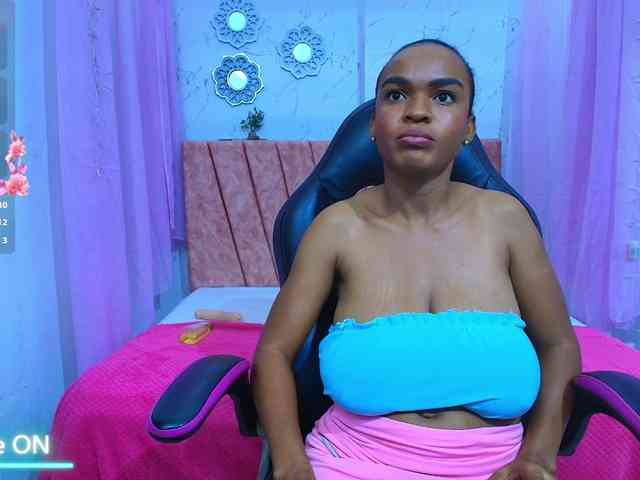mia-thommson webcam
