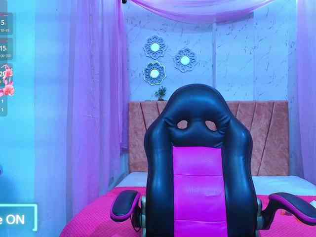 mia-thommson webcam