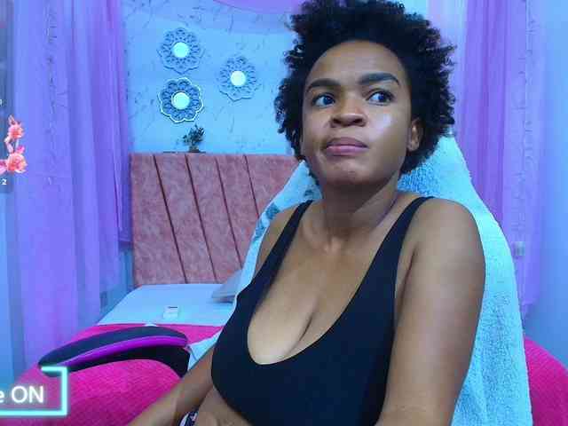 mia-thommson webcam
