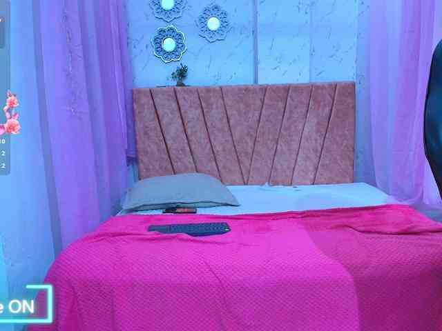 mia-thommson webcam
