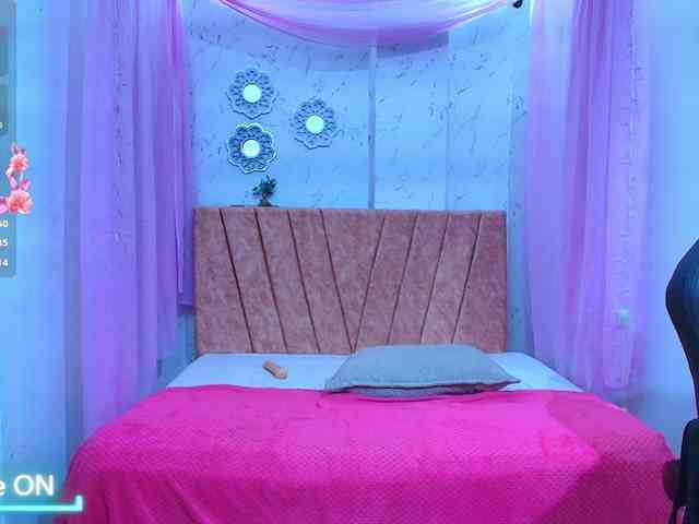 mia-thommson webcam