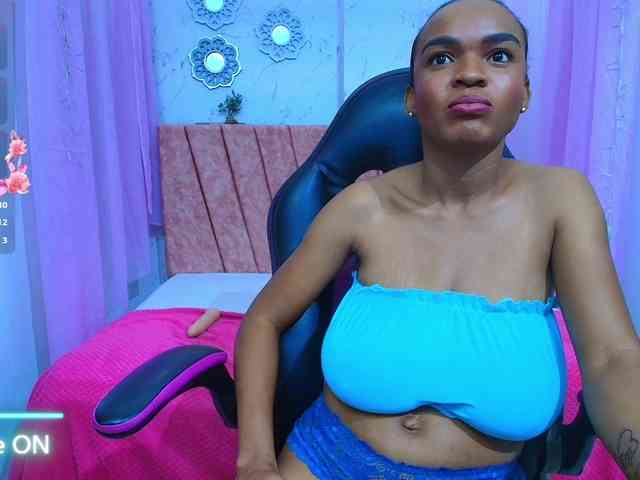mia-thommson webcam