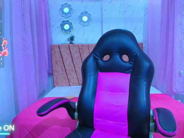 mia-thommson webcam