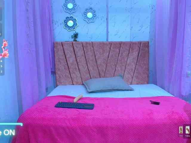 mia-thommson Live Webcam on BongaCams