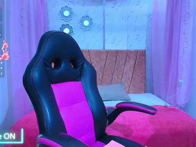 mia-thommson webcam