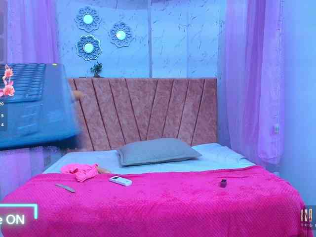 mia-thommson webcam