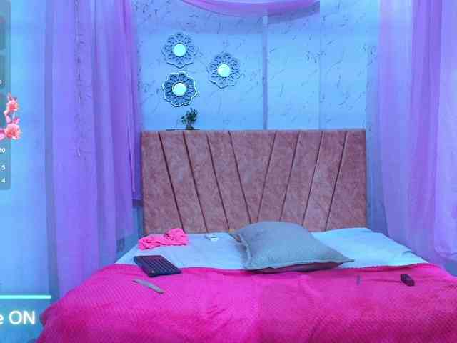 mia-thommson webcam