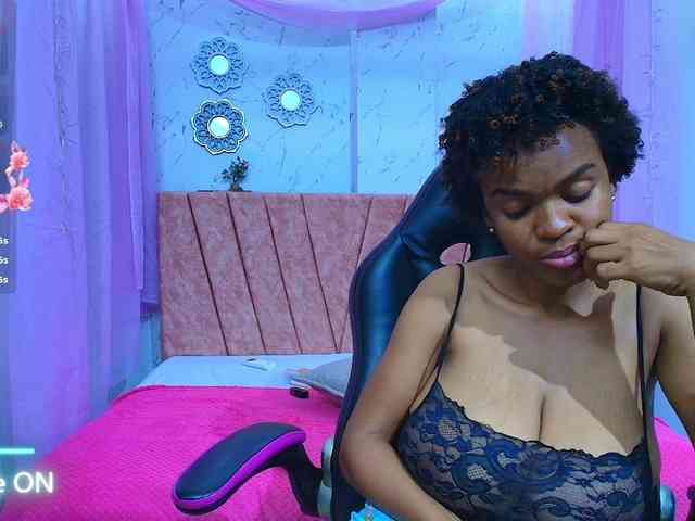 mia-thommson webcam